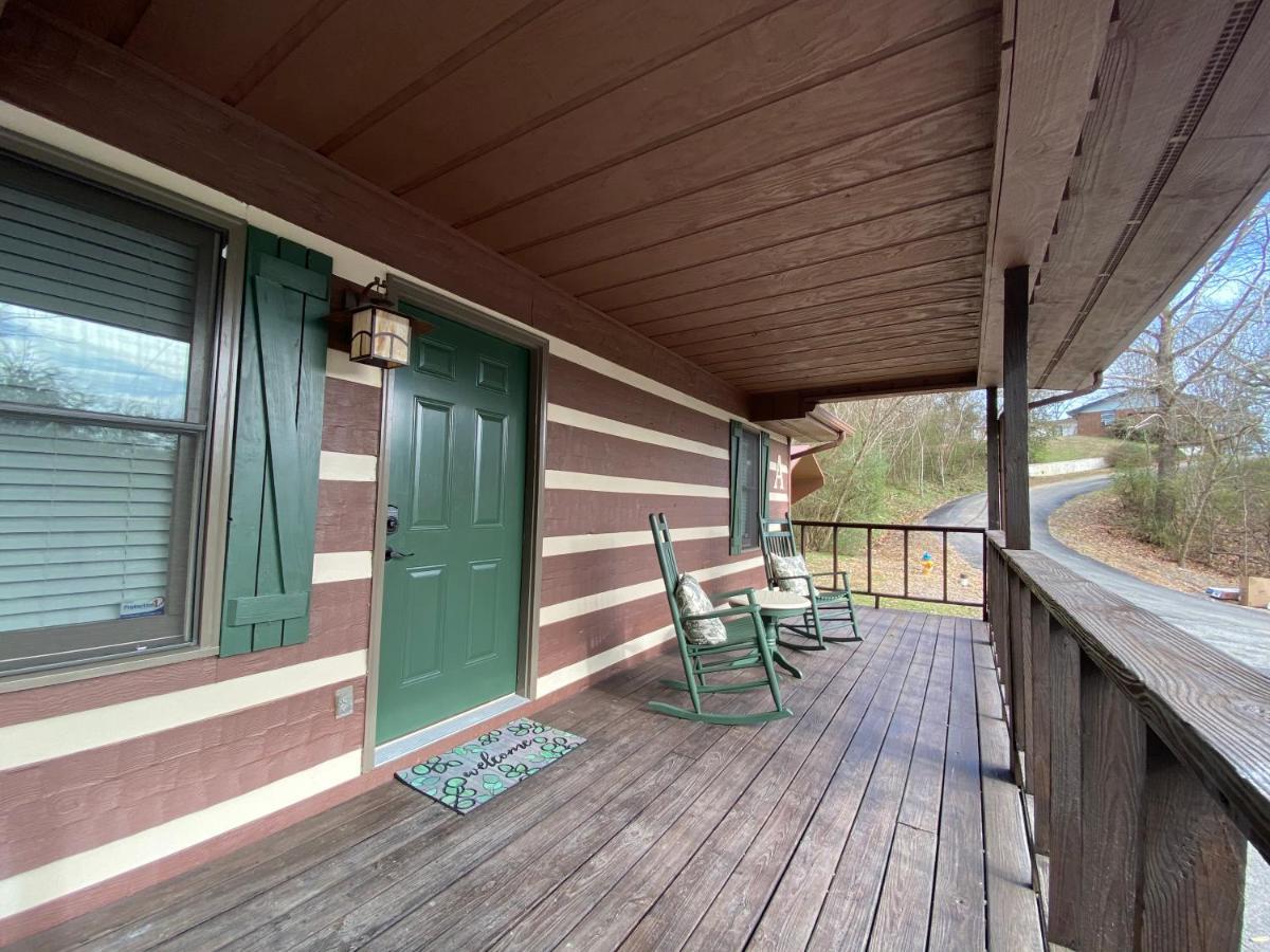 On Dolly Time 1 Mile From Dollywood Pigeon Forge Exterior foto