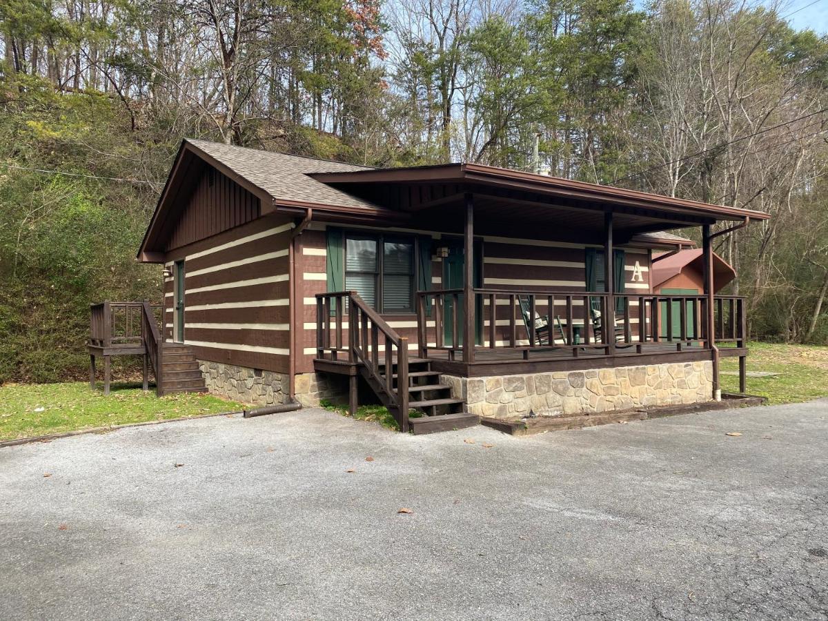 On Dolly Time 1 Mile From Dollywood Pigeon Forge Exterior foto